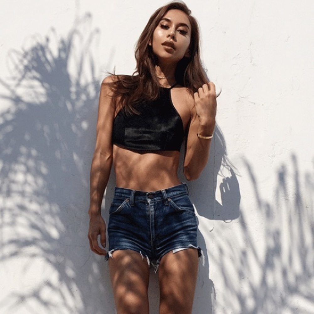 AYAI kass bib top black